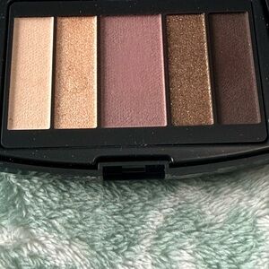 Lancôme Black compact mini eye shadow palette